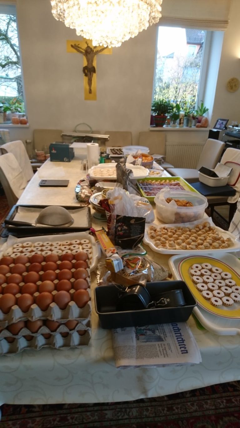 OFS | Ordo Franciscanus Saecularis Österreich |Salzburg_Adventmarkt_Franziskanerkloster-5