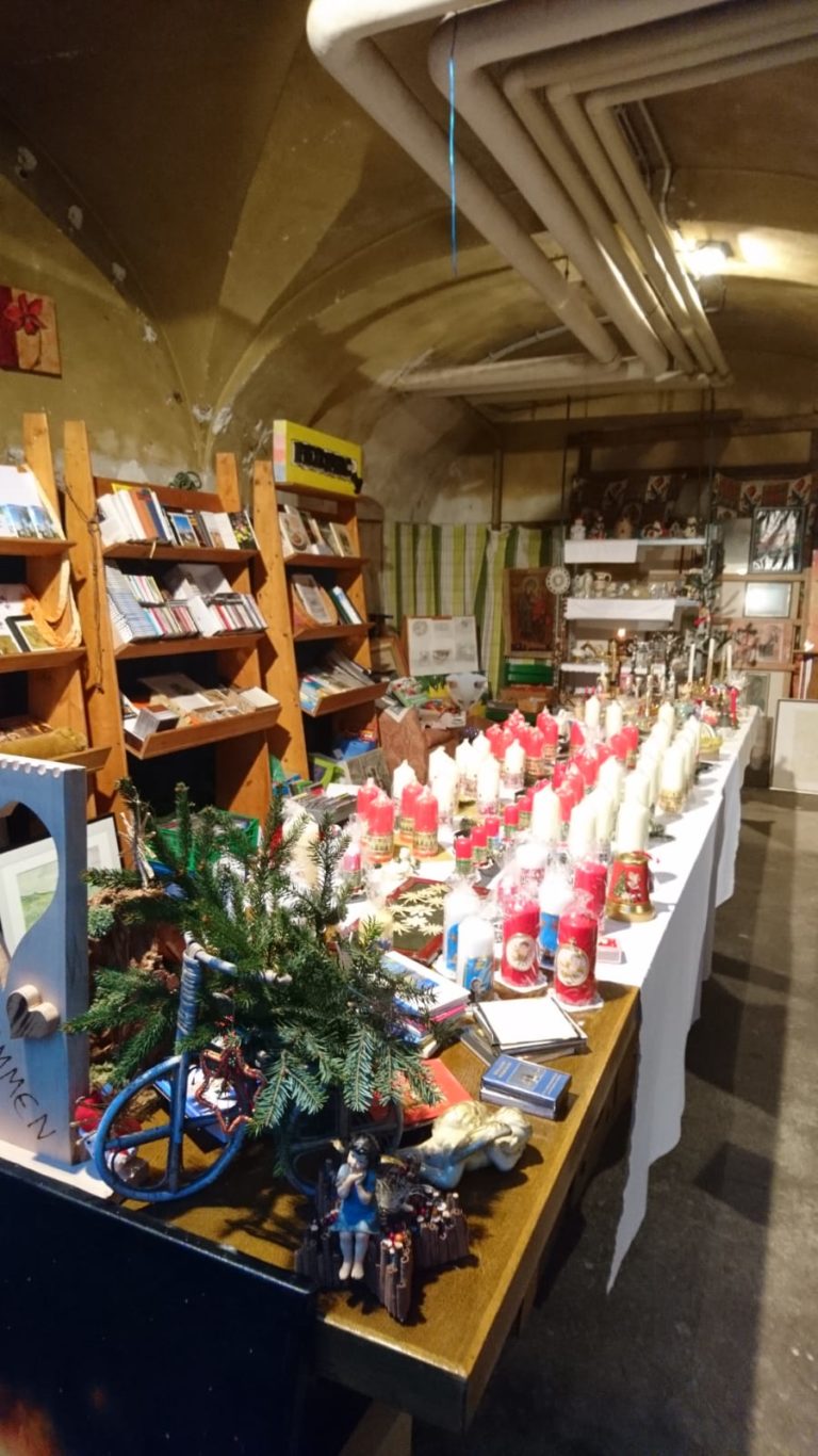 OFS | Ordo Franciscanus Saecularis Österreich |Salzburg_Adventmarkt_Franziskanerkloster-8